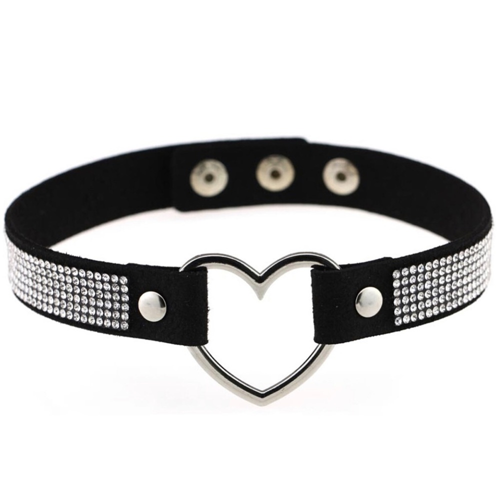 🖤 Black Rhinestone Heart Choker 🖤